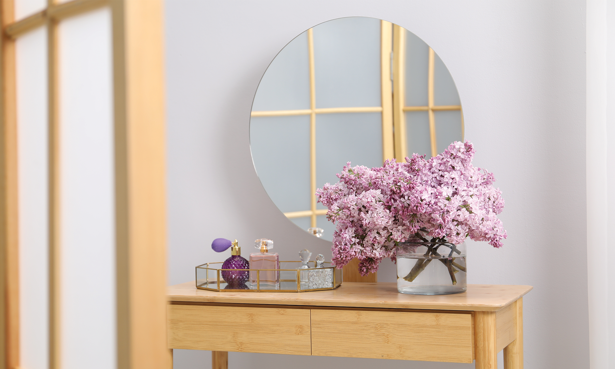 Top, Heart, Base: What You Actually Notice When You Wear a Scent